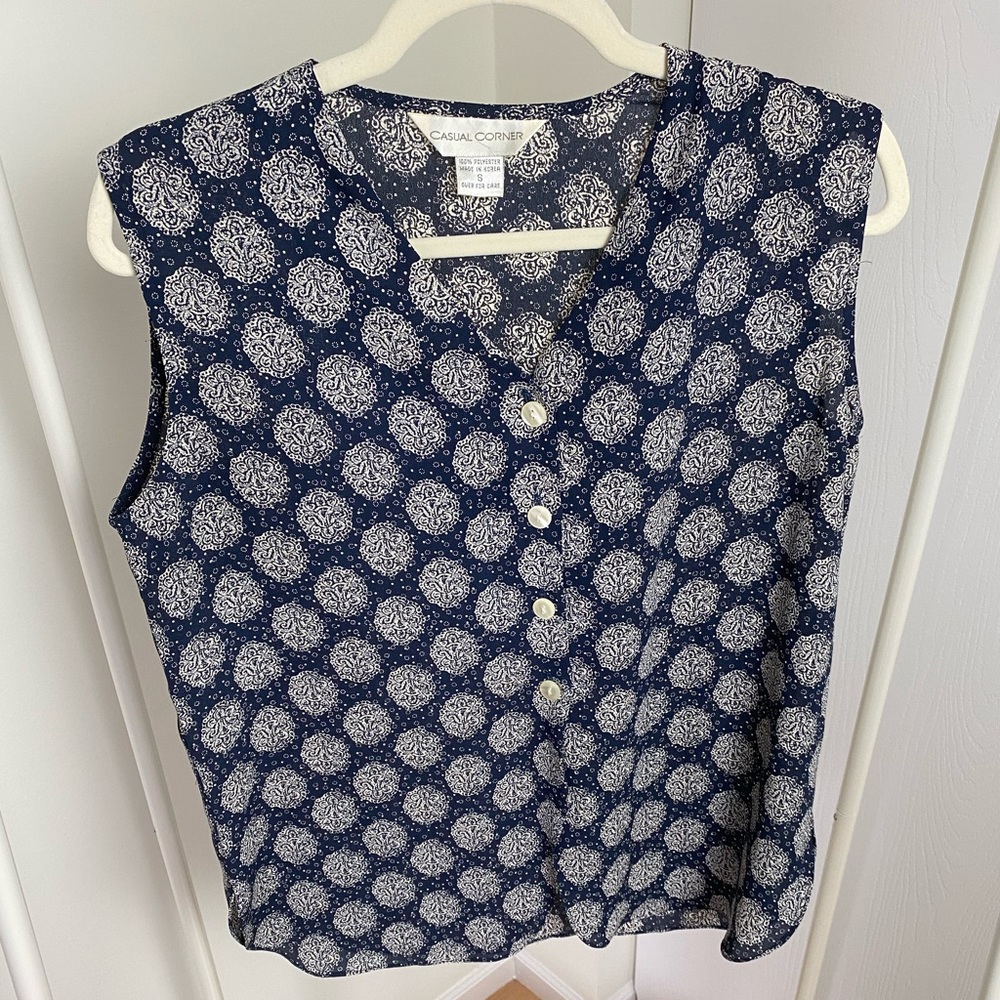 Vintage 90’s Casual Corner Button-Up Sleeveless Top
